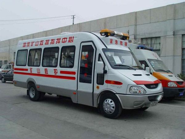 救護車生產(chǎn)廠家的發(fā)展趨勢如何？一篇文章告訴你。01